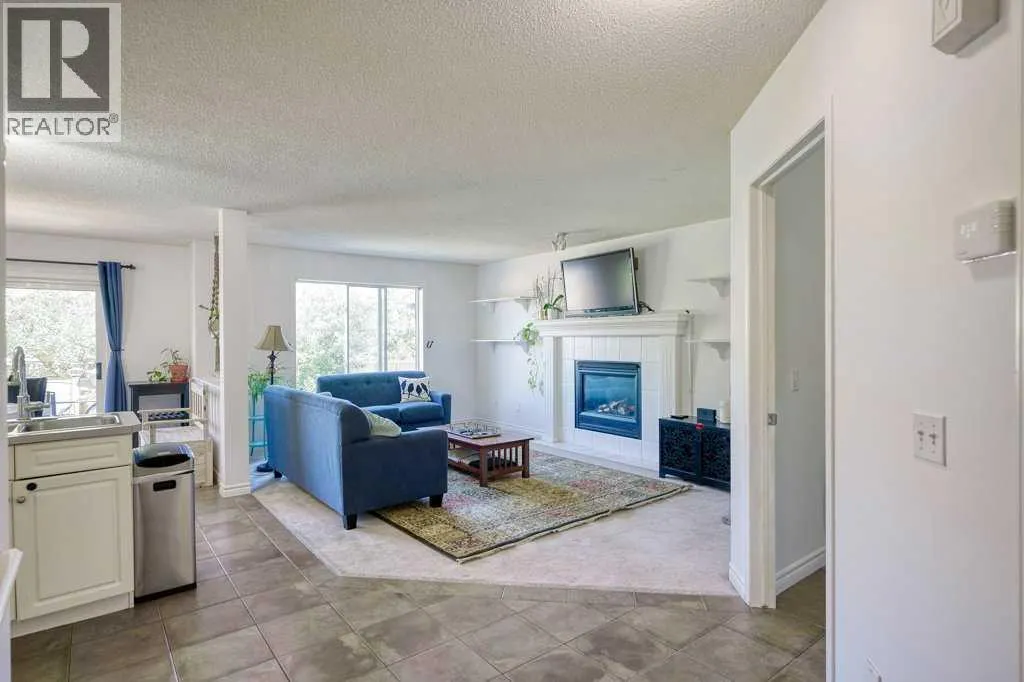 42 Chapalina Way SE