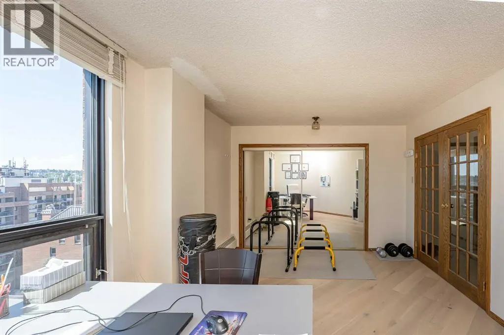 PH2, 1304 15 Avenue SW