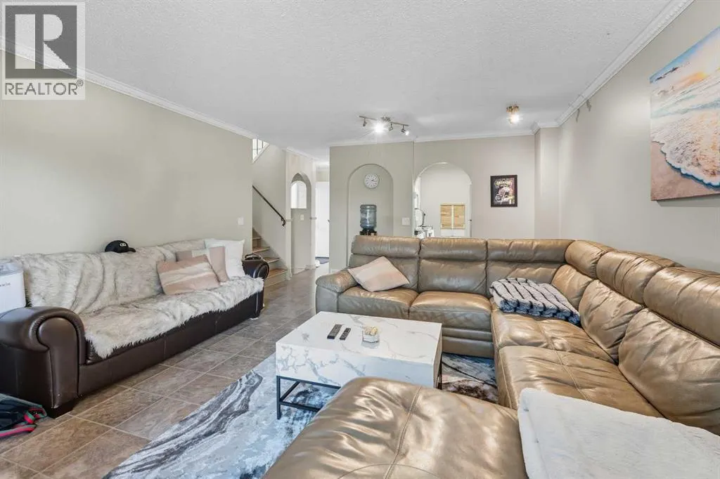 201, 829 Coach Bluff Crescent SW