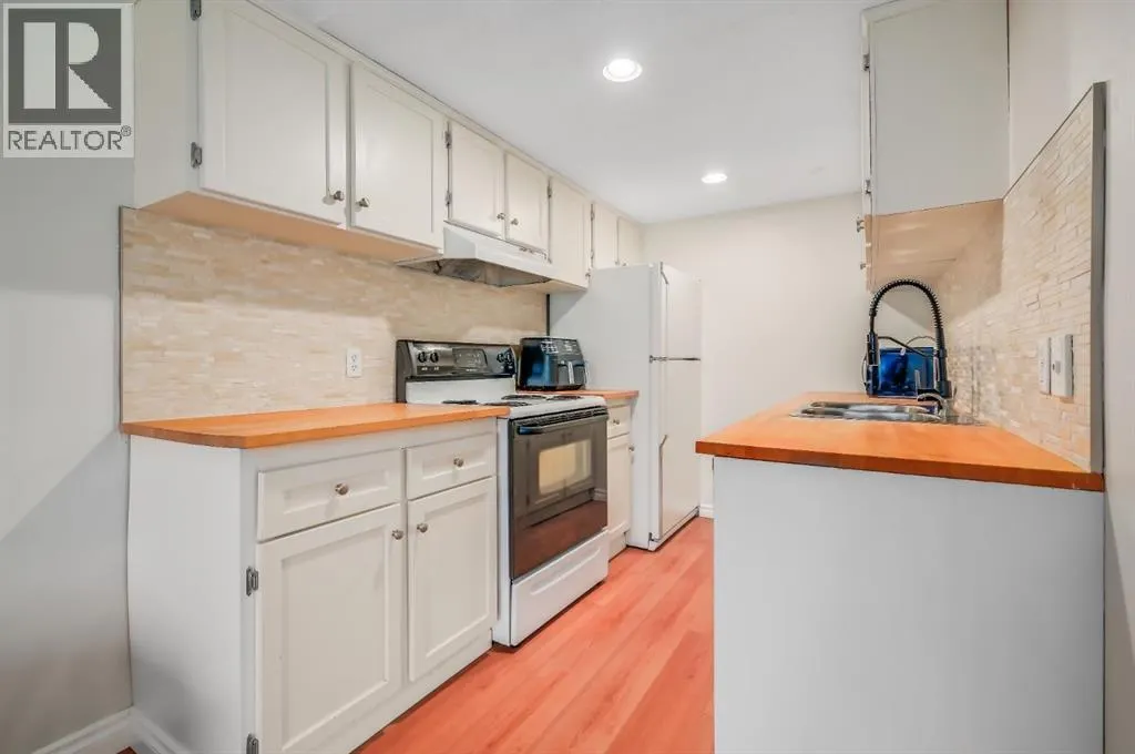 728, 200 Brookpark Drive SW