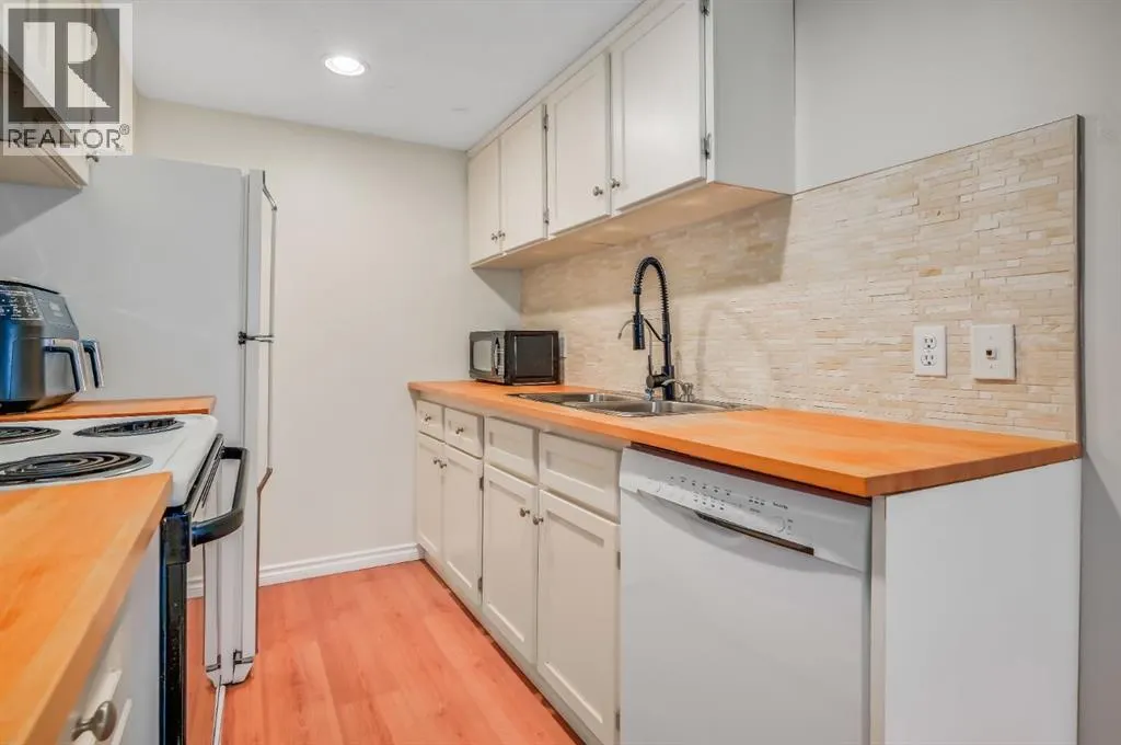 728, 200 Brookpark Drive SW