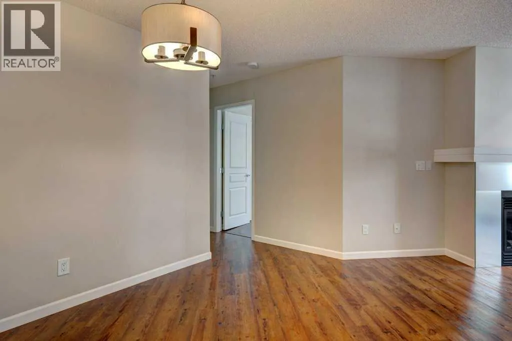 233, 30 Richard Court SW