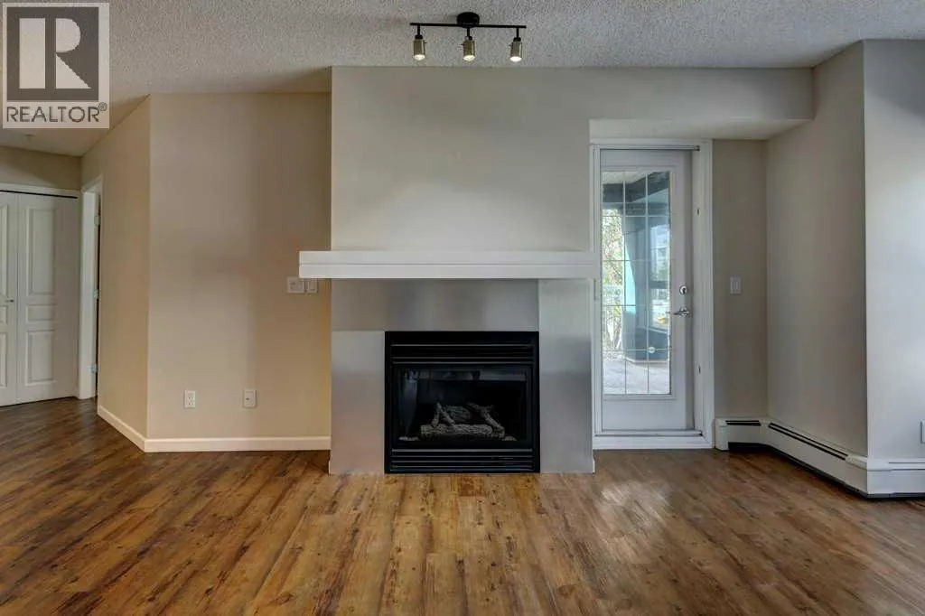 233, 30 Richard Court SW