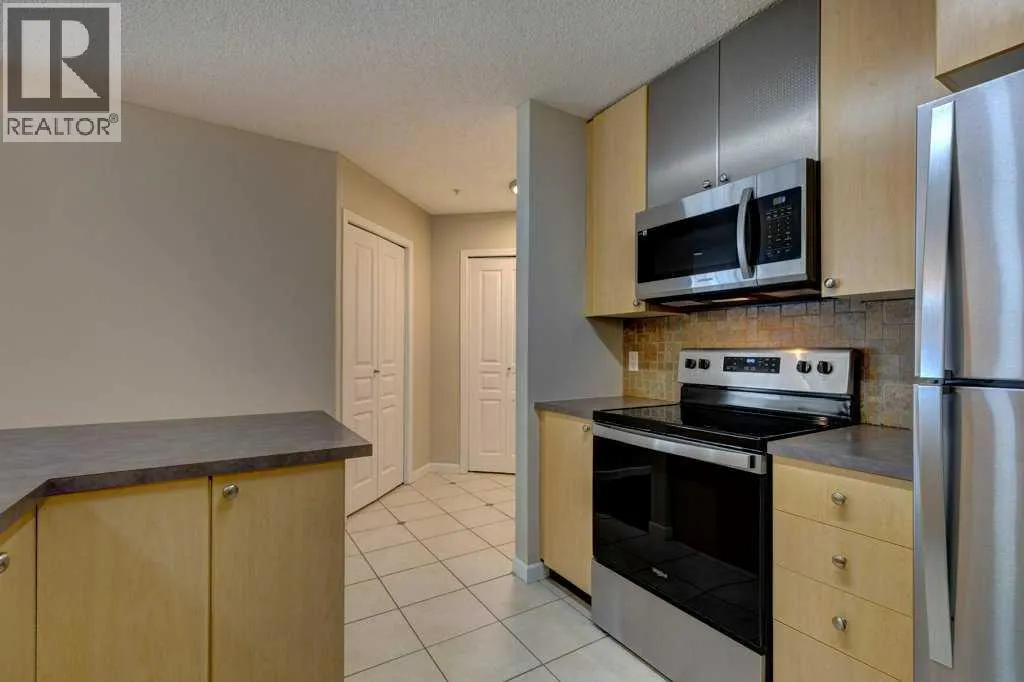 233, 30 Richard Court SW