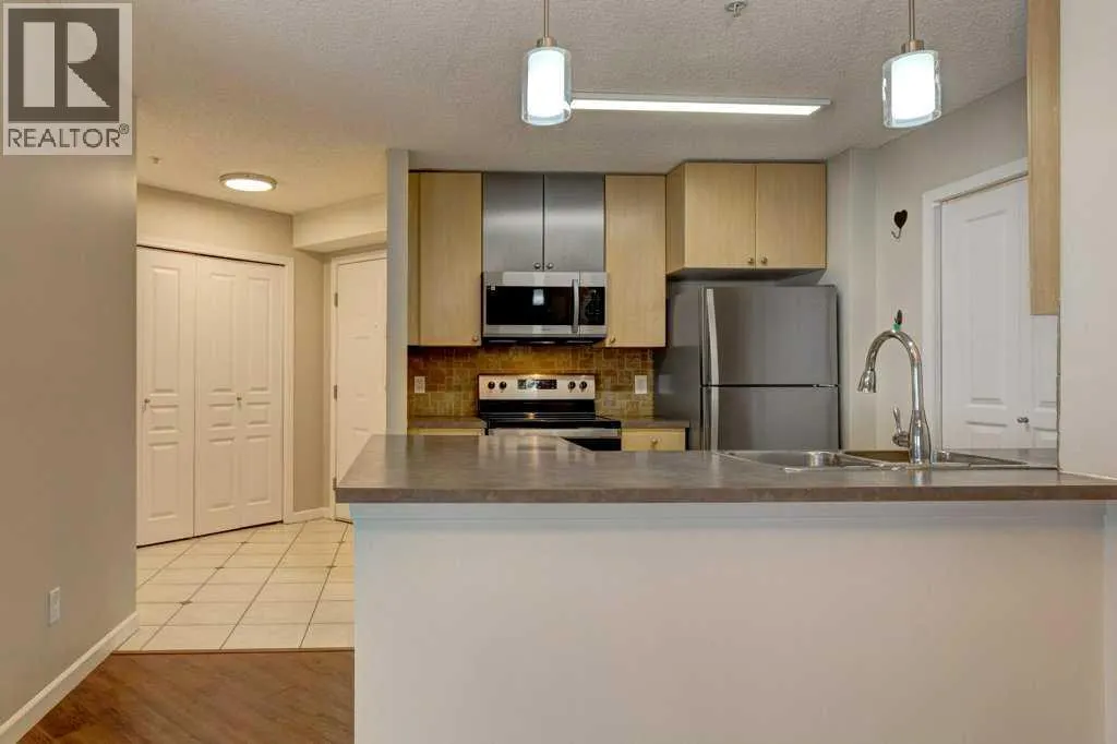233, 30 Richard Court SW