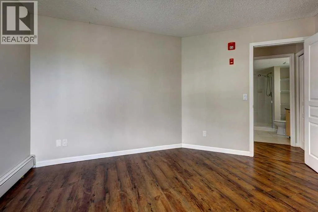 233, 30 Richard Court SW