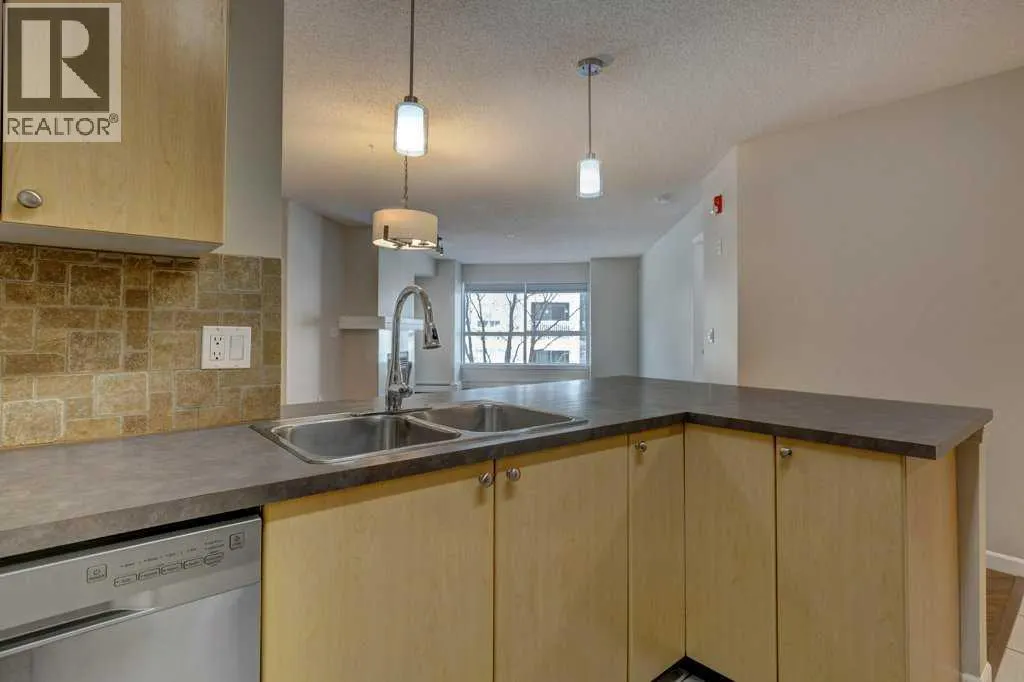 233, 30 Richard Court SW