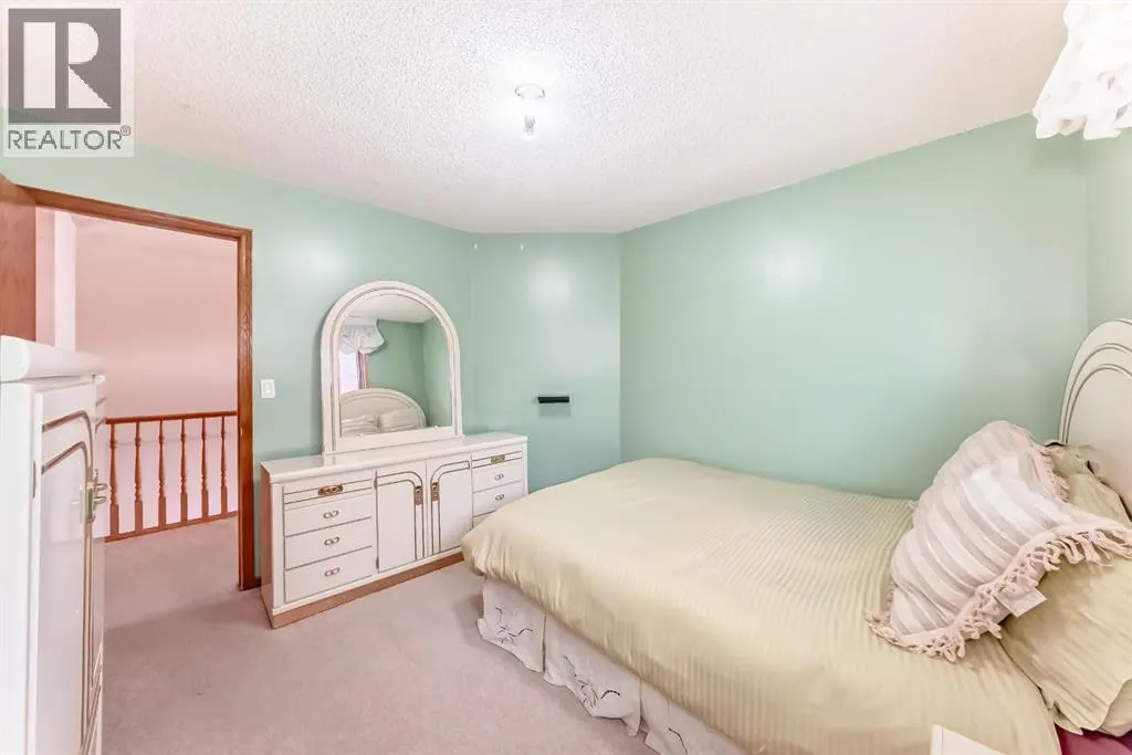 17 Santana Manor NW