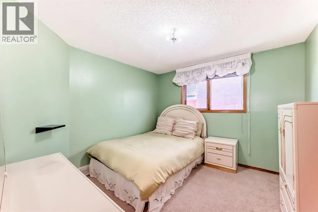 17 Santana Manor NW