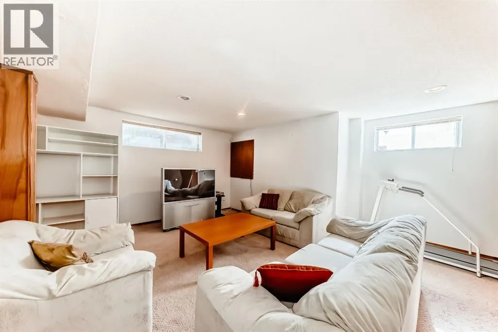 17 Santana Manor NW