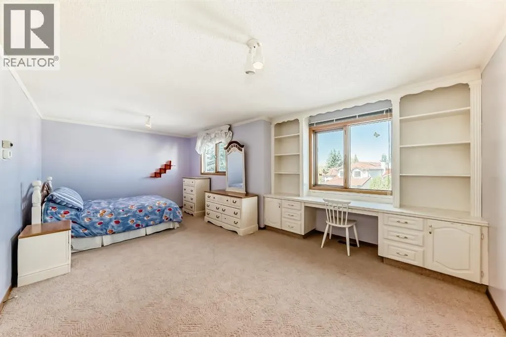 17 Santana Manor NW