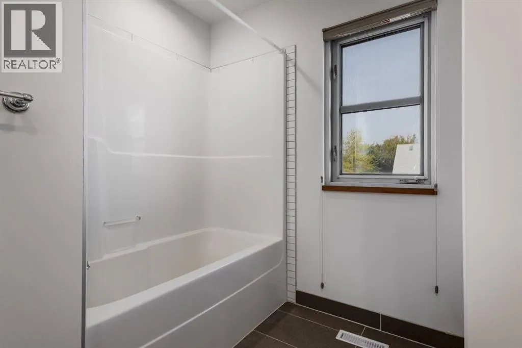 2 Deibert Close SW