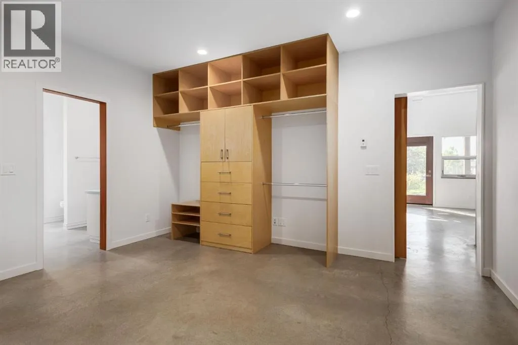 2 Deibert Close SW