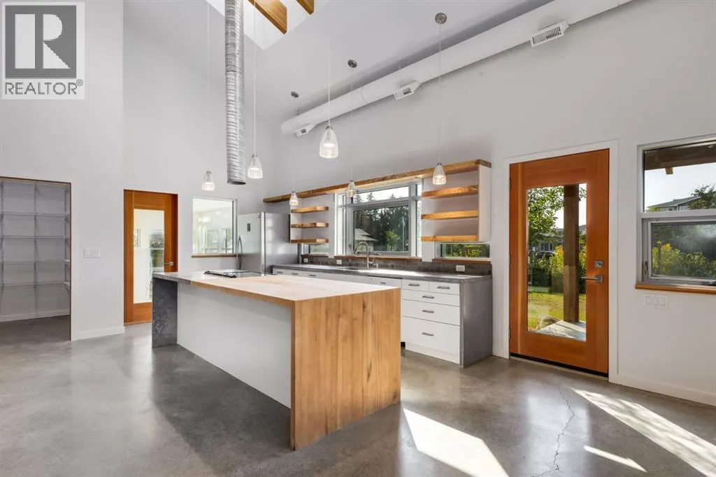 2 Deibert Close SW