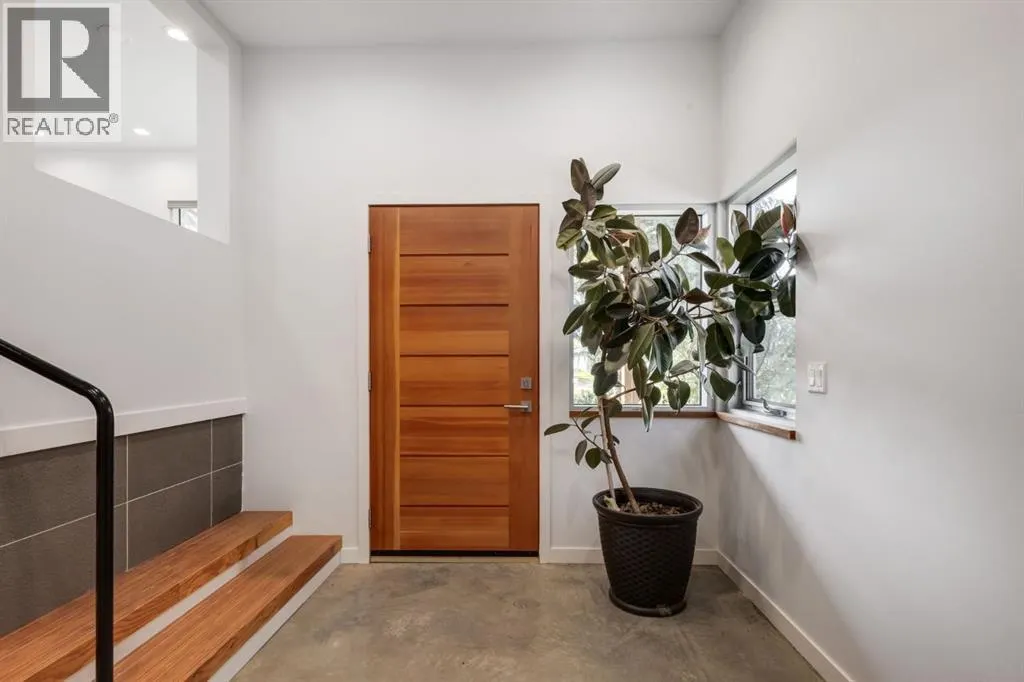 2 Deibert Close SW