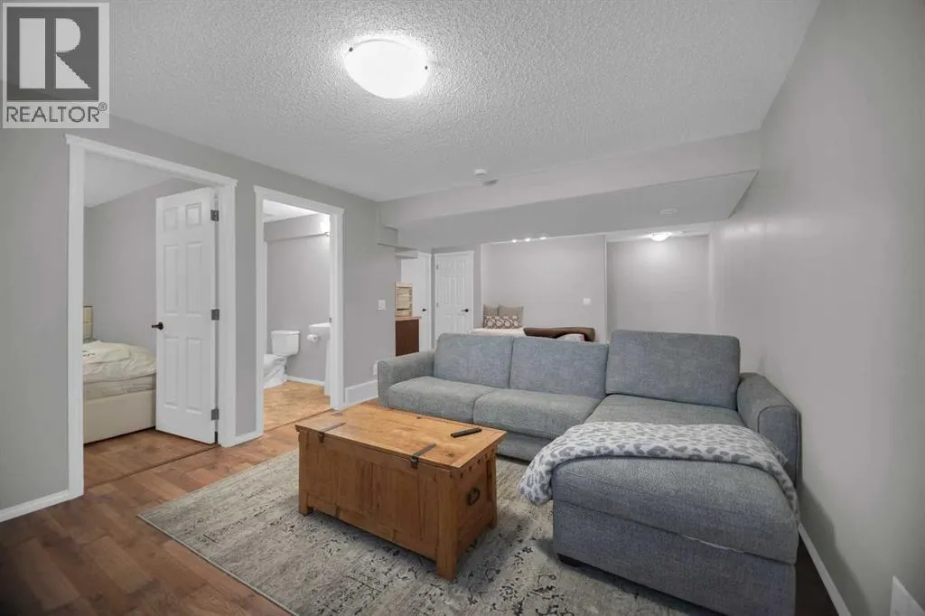 154 Bridlewood Court SW