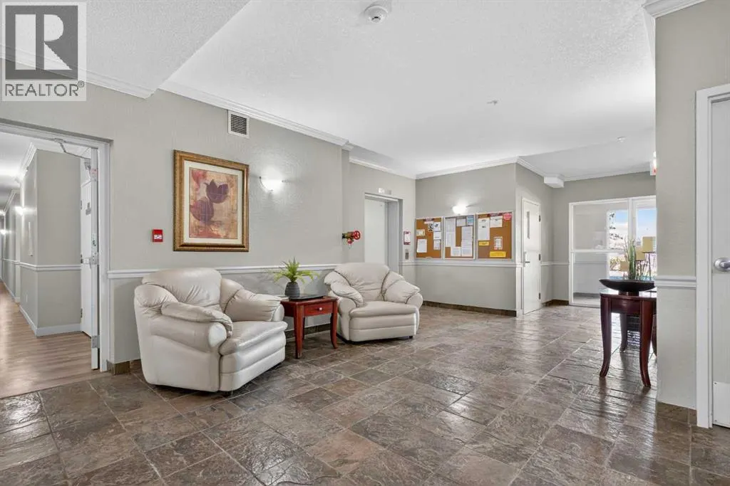 446, 15 Everstone Drive SW