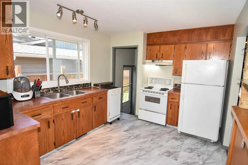 112 Woodvale Road SW