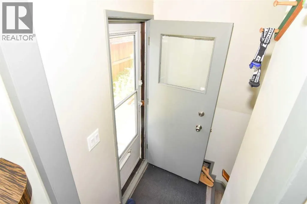 112 Woodvale Road SW