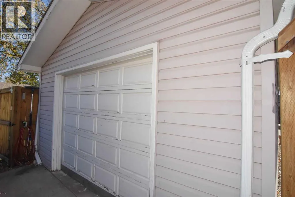 112 Woodvale Road SW