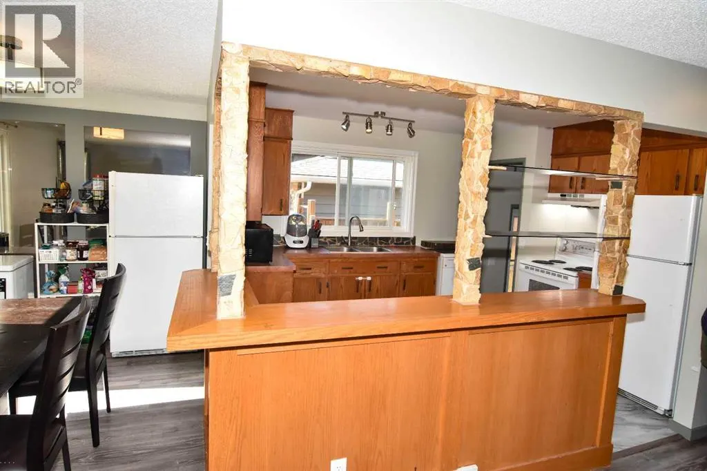 112 Woodvale Road SW