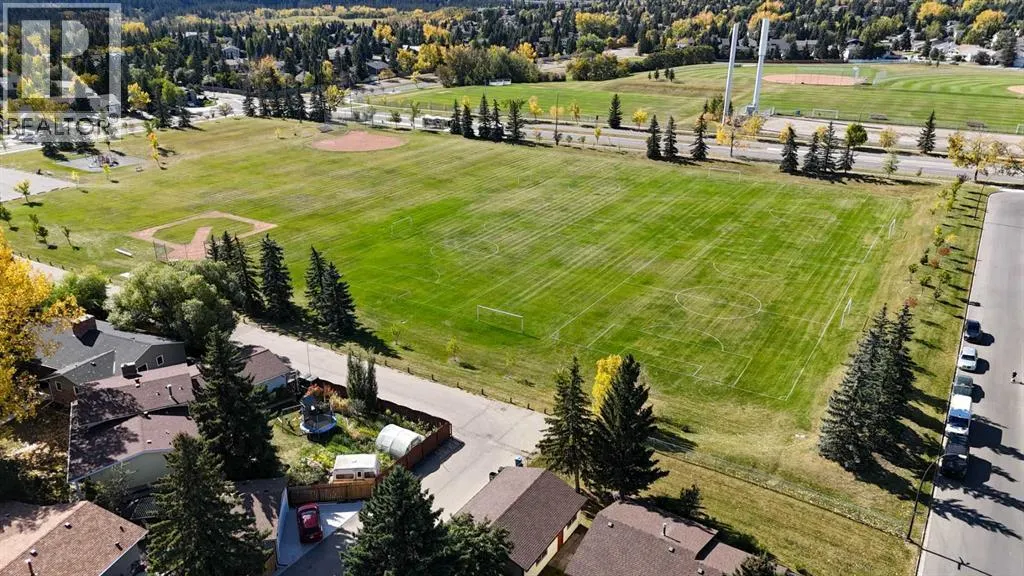 112 Woodvale Road SW