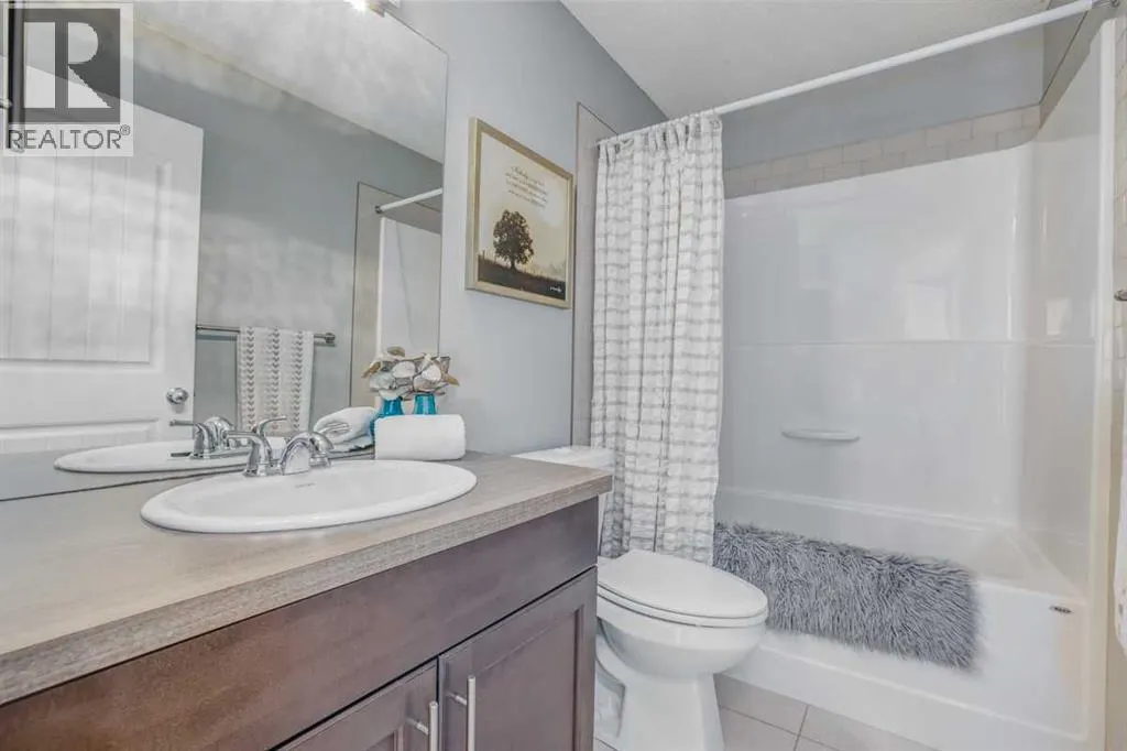 283 Mahogany Heights SE
