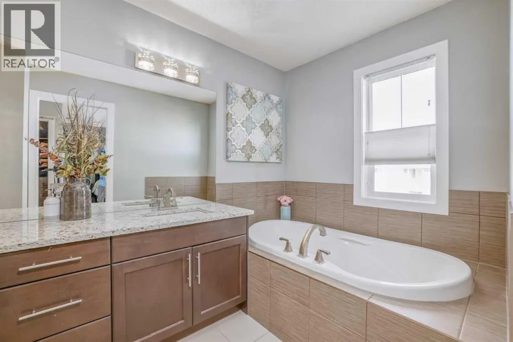 283 Mahogany Heights SE