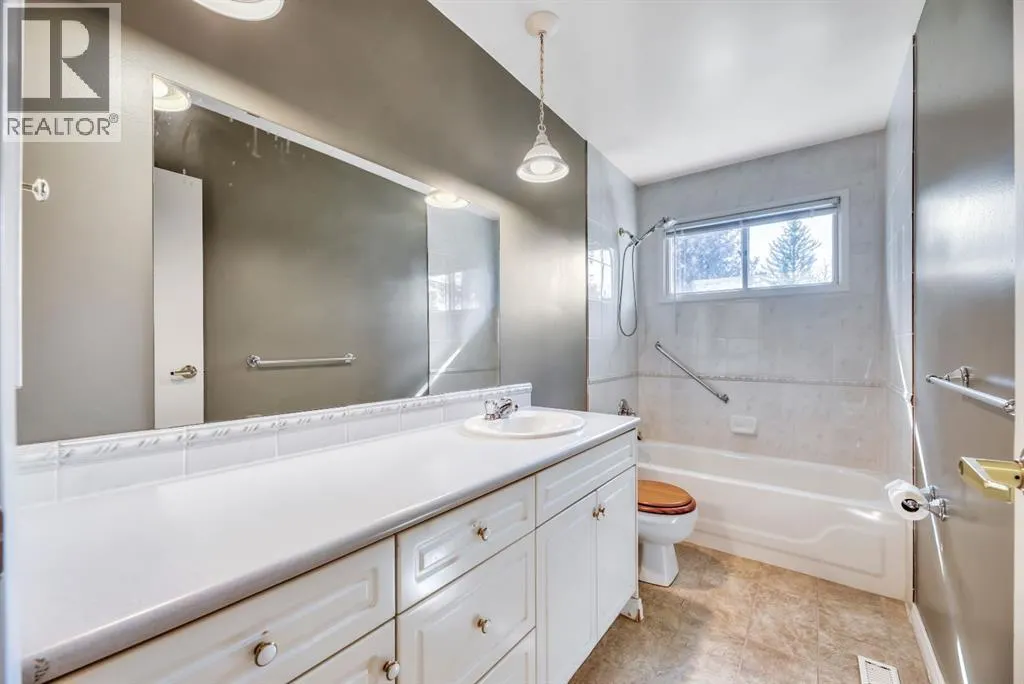 23 Brazeau Crescent SW