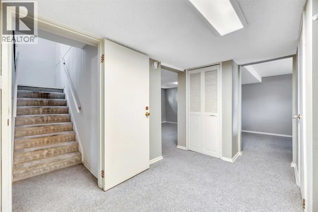 23 Brazeau Crescent SW