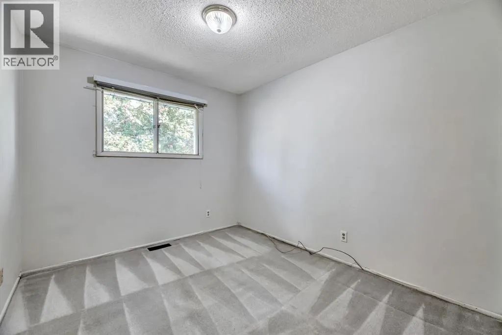 23 Brazeau Crescent SW