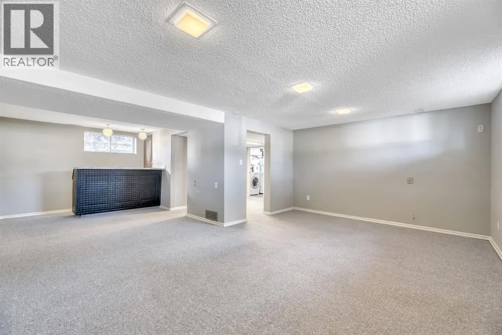 23 Brazeau Crescent SW