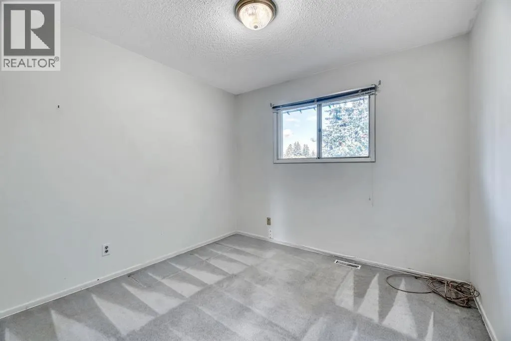 23 Brazeau Crescent SW