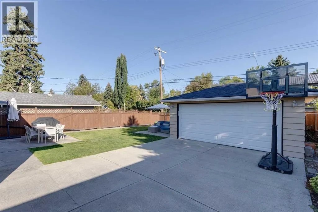 3120 35 Avenue SW