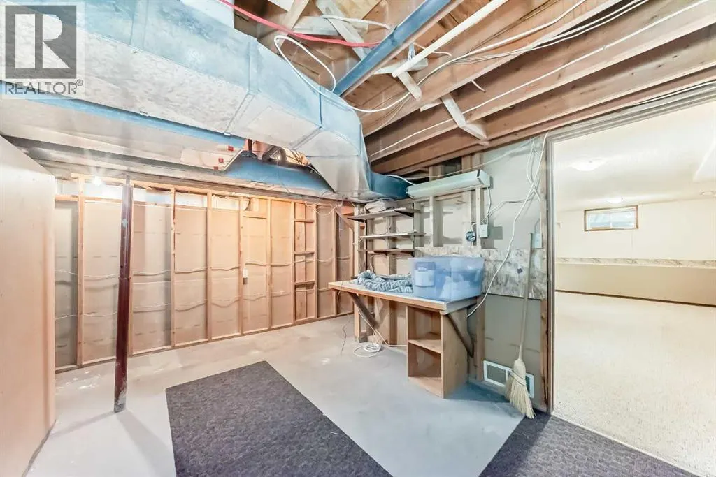28 Woodfield Court SW