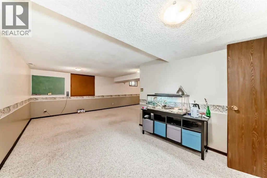 28 Woodfield Court SW