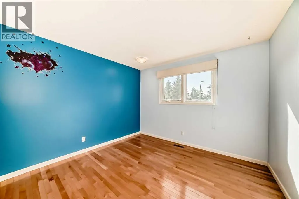 28 Woodfield Court SW