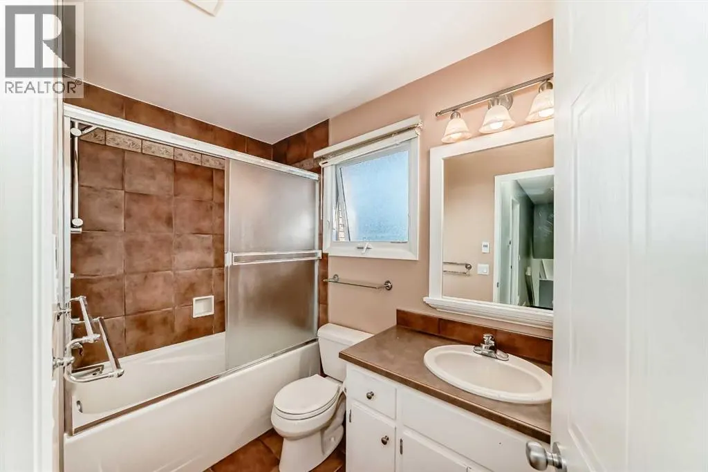 28 Woodfield Court SW