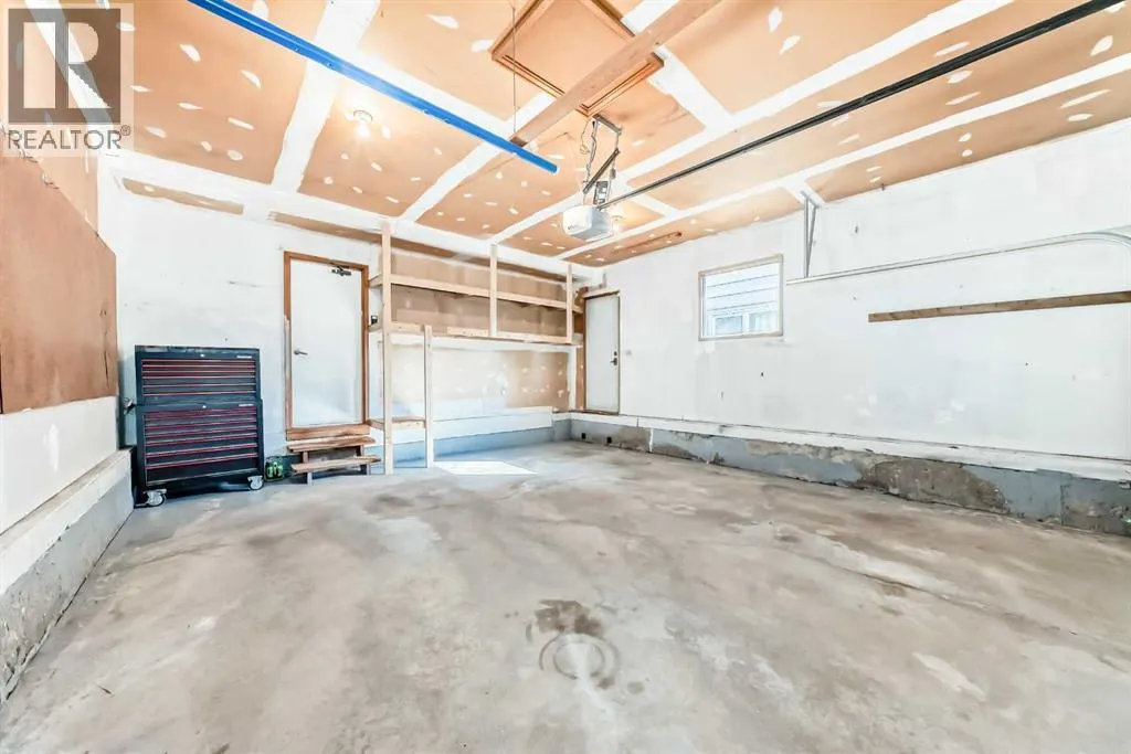 28 Woodfield Court SW