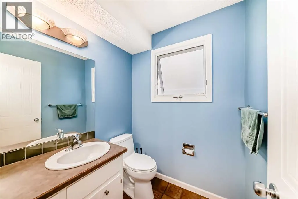 28 Woodfield Court SW
