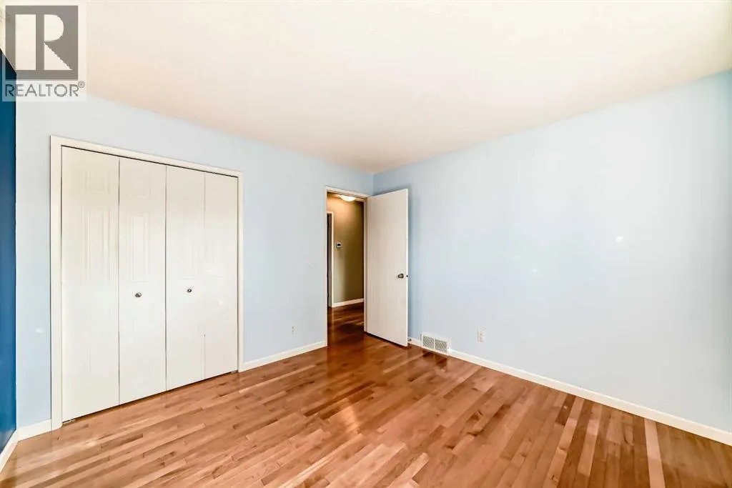 28 Woodfield Court SW