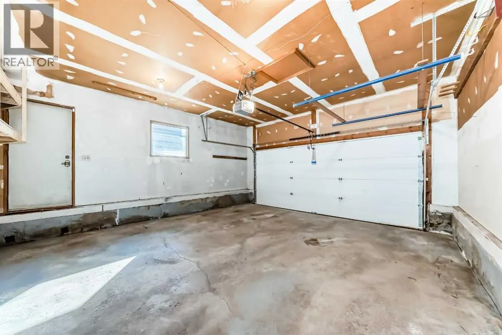 28 Woodfield Court SW