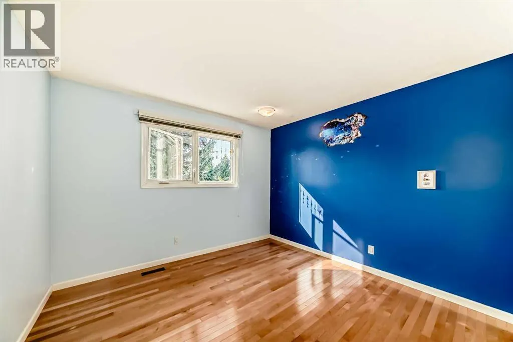 28 Woodfield Court SW