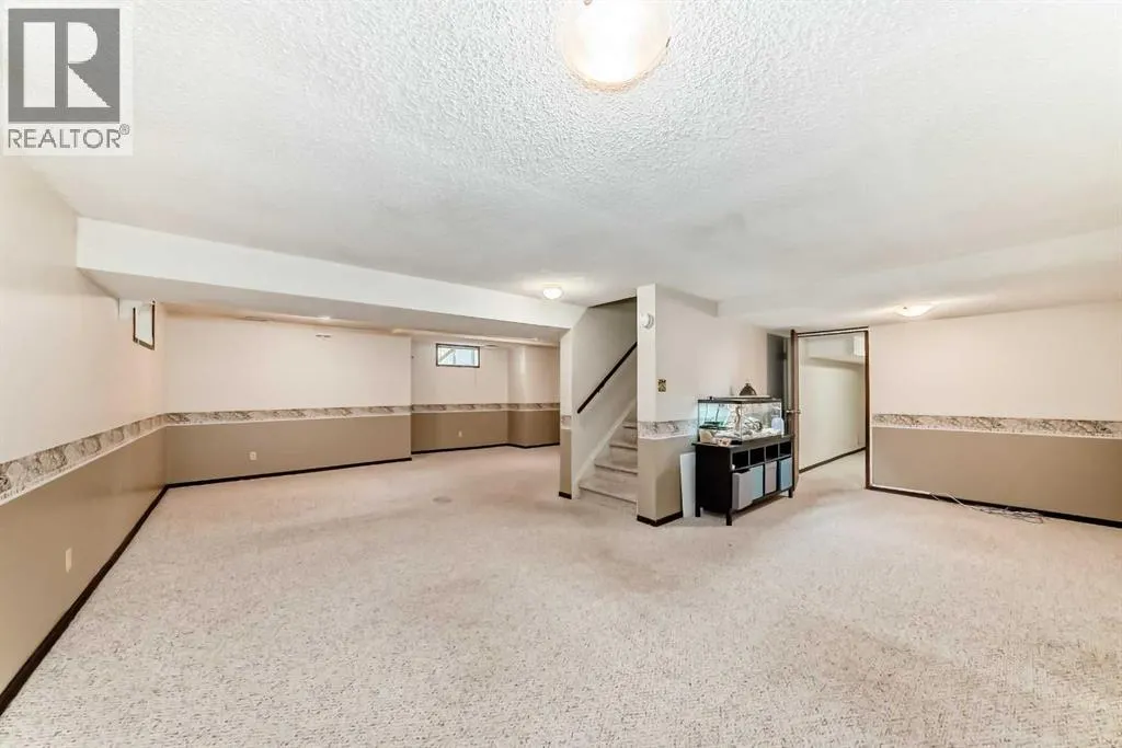 28 Woodfield Court SW