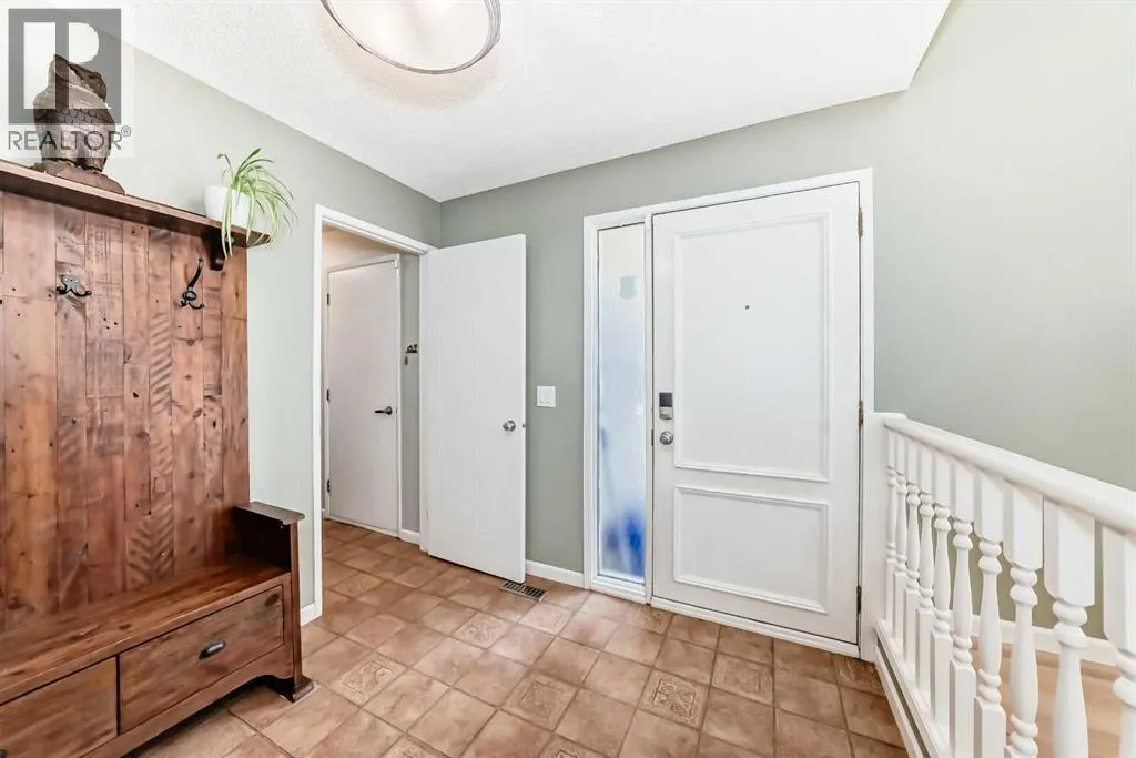 28 Woodfield Court SW