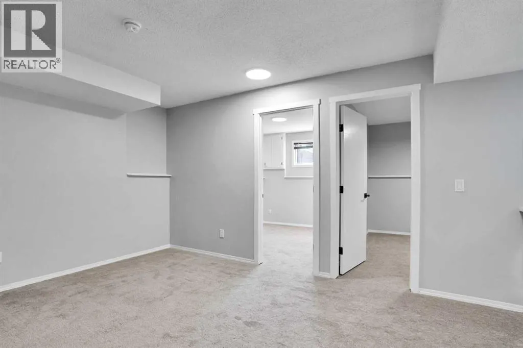 20 Tararidge Close NE