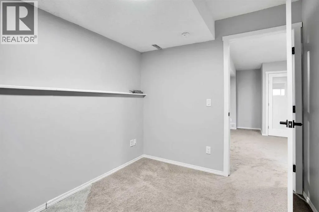 20 Tararidge Close NE