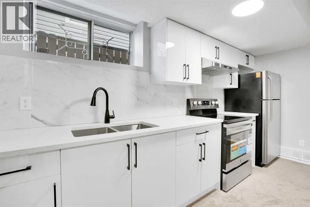 20 Tararidge Close NE
