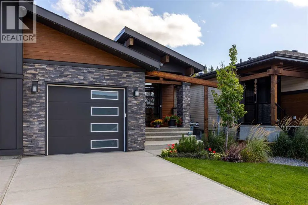 84 Riviera Court