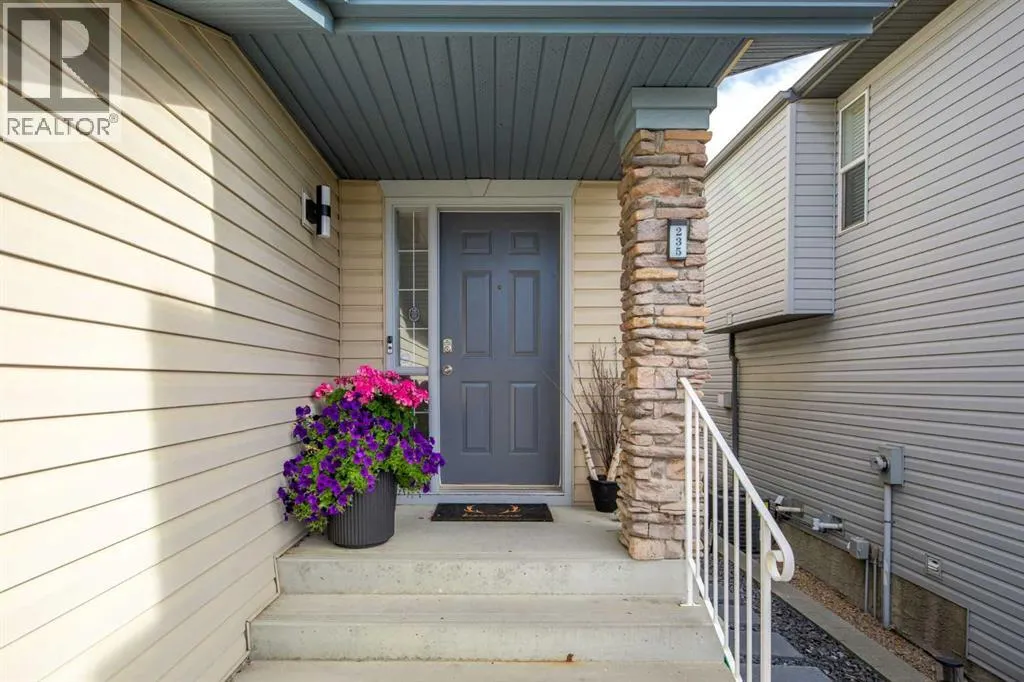 235 Tuscany Ridge View NW